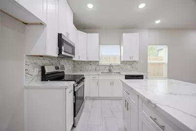 8004 Birmingham Street #A/B, Houston, TX 77028 - Photo 11