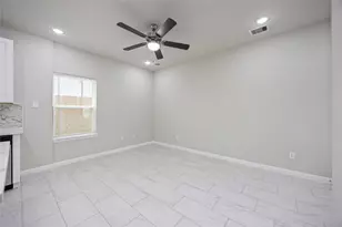 8004 Birmingham St, Houston, TX 77028 - Photo 17