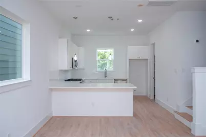 6728 Peerless Street #E, Houston, TX 77021 - Photo 11