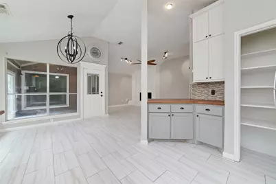 11439 Devencrest Drive, Houston, TX 77066 - Photo 9