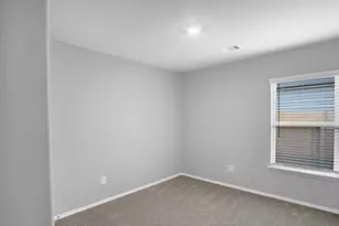 9605 Last Maples Trl, Conroe, TX 77303 - Photo 5