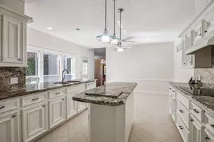 6842 Queensclub Dr, Houston, TX 77069 - Photo 11