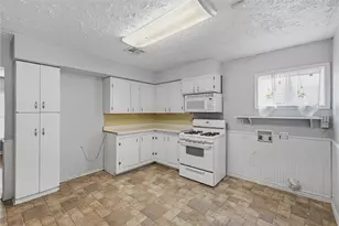4018 Woodhaven St, Houston, TX 77025 - Photo 7