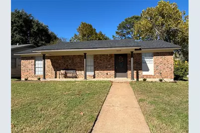 1009 Lawndale Avenue, Brenham, TX 77833 - Photo 17