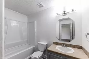130 Varsity Circle, Huntsville, TX 77340 - Photo 9