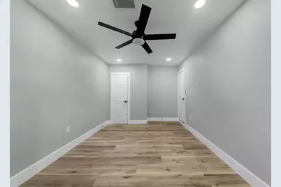 7609 Saint Lo Road, Houston, TX 77033 - Photo 11