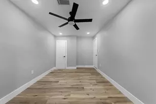 7609 St Lo Rd, Houston, TX 77033 - Photo 11