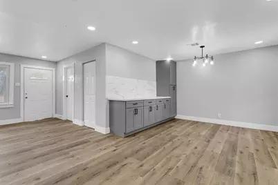 7609 Saint Lo Road, Houston, TX 77033 - Photo 9