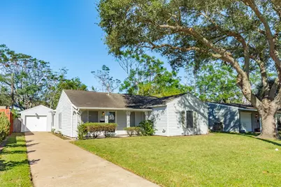 114 Tarpon Avenue, Galveston, TX 77550 - Photo 1