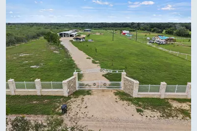 1950 County Road 430, Waelder, TX 78959 - Photo 19