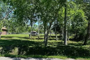 2523 Timber Dr, Dickinson, TX 77539 - Photo 1