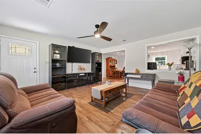 204 King Dr, Columbus, TX 78934 - Photo 9