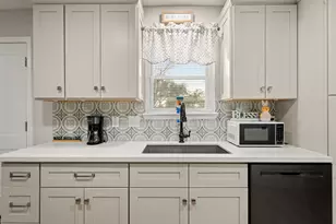 5147 Castlecreek Ln, Houston, TX 77053 - Photo 9