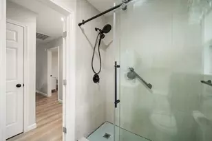 5147 Castlecreek Ln, Houston, TX 77053 - Photo 13