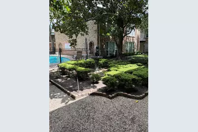 2201 Fountain View Drive #20, Houston, TX 77057 - Photo 3
