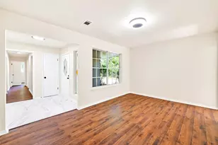 15207 Pleasant Valley Rd, Houston, TX 77062 - Photo 9