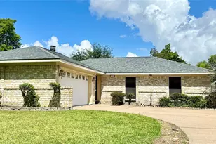 706 Leicester Ln, Houston, TX 77034 - Photo 1