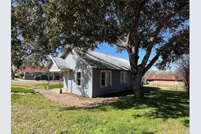 220 S Tesch Street, Bellville, TX 77418 - Photo 3