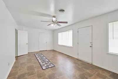 203 Paul Knox Street, Huntsville, TX 77320 - Photo 9