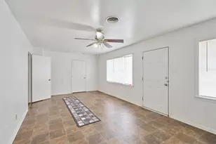 203 Paul Knox St, Huntsville, TX 77320 - Photo 9