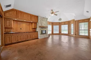 3022 Grace Ln, Highlands, TX 77562 - Photo 11