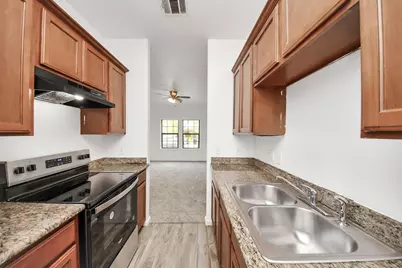 8115 Marcy Dr A/B Drive #A, Houston, TX 77033 - Photo 9