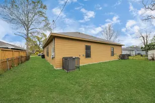 8115 Marcy Dr A/B Dr, Houston, TX 77033 - Photo 13