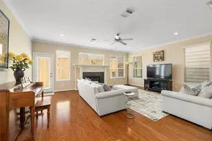 2632 Couch St, Houston, TX 77008 - Photo 3