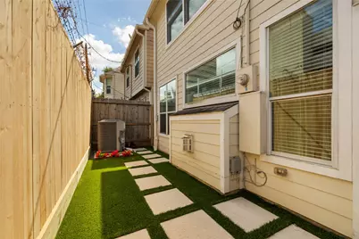 2632 Couch Street, Houston, TX 77008 - Photo 31