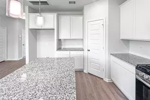 10910 Amador Peak Dr, Iowa Colony, TX 77583 - Photo 7