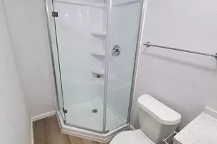 627 Glenburnie Dr, Houston, TX 77022 - Photo 15