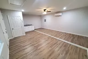 627 Glenburnie Dr, Houston, TX 77022 - Photo 17