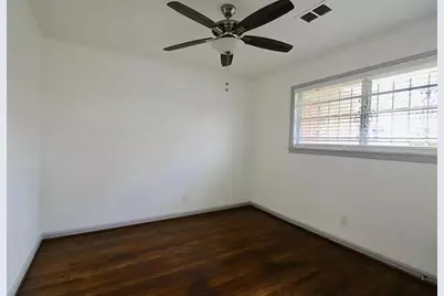 627 Glenburnie Drive, Houston, TX 77022 - Photo 7