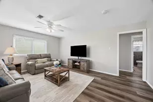 161 Barracuda St, Hitchcock, TX 77563 - Photo 5