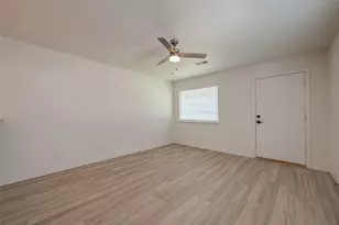 915 Adele St, Houston, TX 77009 - Photo 5