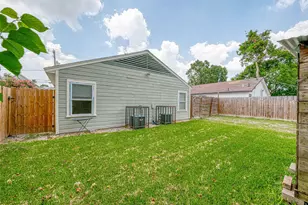 915 Adele St, Houston, TX 77009 - Photo 23