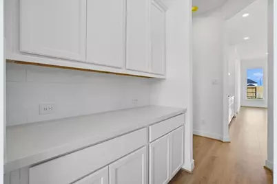 8926 Hampshire Oaks Drive, Cypress, TX 77433 - Photo 5