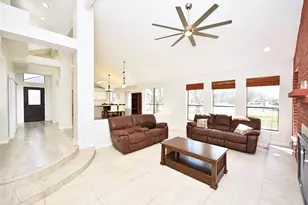 3203 E Rangecrest Pl, Sugar Land, TX 77479 - Photo 9