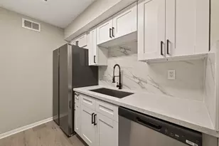 1860 White Oak Dr, Houston, TX 77009 - Photo 13