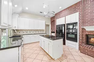 9223 Symphonic Ln, Houston, TX 77040 - Photo 3