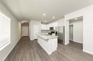 8130 Alpine Bearberry Dr, Houston, TX 77016 - Photo 5