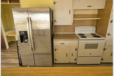 876 County Road 298, Sargent, TX 77414 - Photo 9