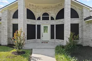 3337 Bridgette Ln, Mont Belvieu, TX 77523 - Photo 3