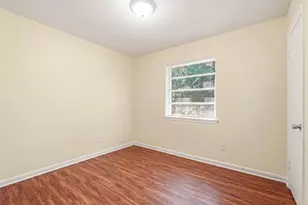 10227 Glenmawr Dr, Houston, TX 77075 - Photo 17