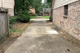 1011 Misty Lea Ln, Houston, TX 77090 - Photo 17