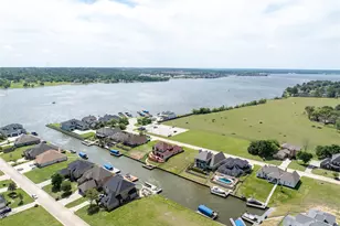 10808 Bourbon St, Willis, TX 77318 - Photo 19