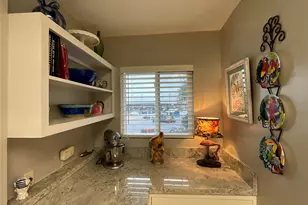 702 N Holiday Dr, Galveston, TX 77550 - Photo 19