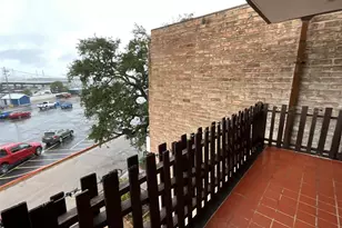 702 N Holiday Dr, Galveston, TX 77550 - Photo 31