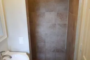 5854 Heron Dr, Houston, TX 77033 - Photo 9