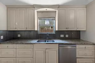 11319 Briar Forest Dr, Houston, TX 77077 - Photo 7